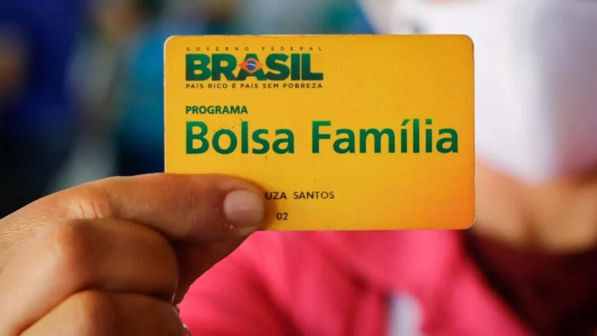 Fabiano Contarato destaca as exigências do novo Bolsa Família