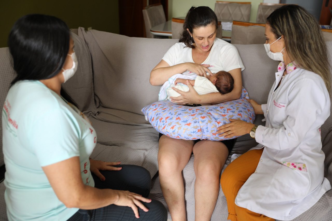 Prefeitura de Cariacica oferece orientação domiciliar para mulheres que amamentam