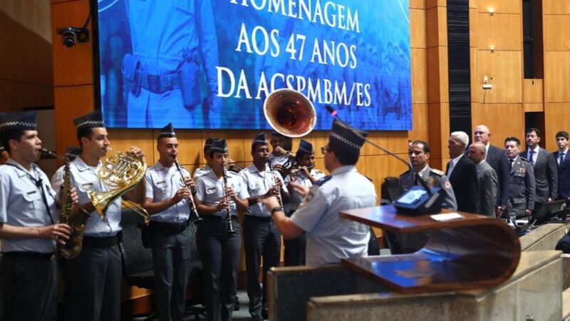 Militares e lideranças políticas recebem homenagem na Assembleia Legislativa