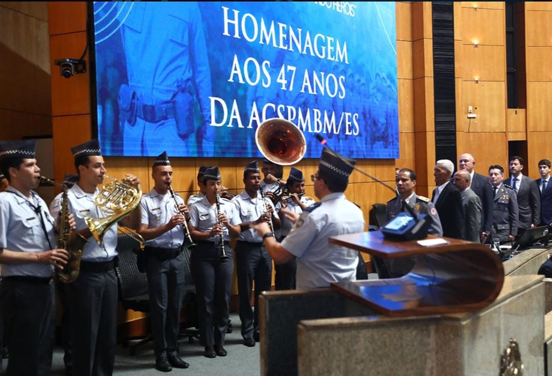 Militares e lideranças políticas recebem homenagem na Assembleia Legislativa