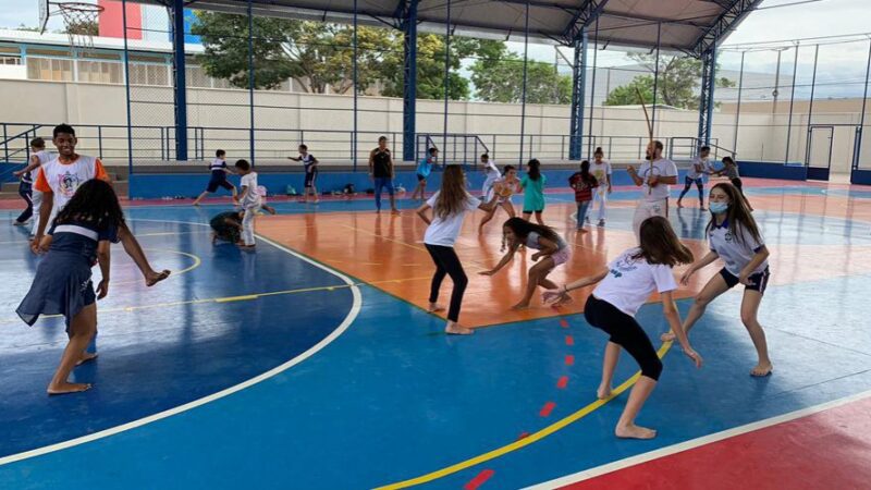 Projeto “Capoeira levando cultura na escola” atende a mais de 150 crianças e jovens em Vila Velha