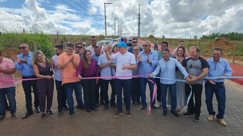 Governador inaugura obras de pavimentação da Rodovia ES-313