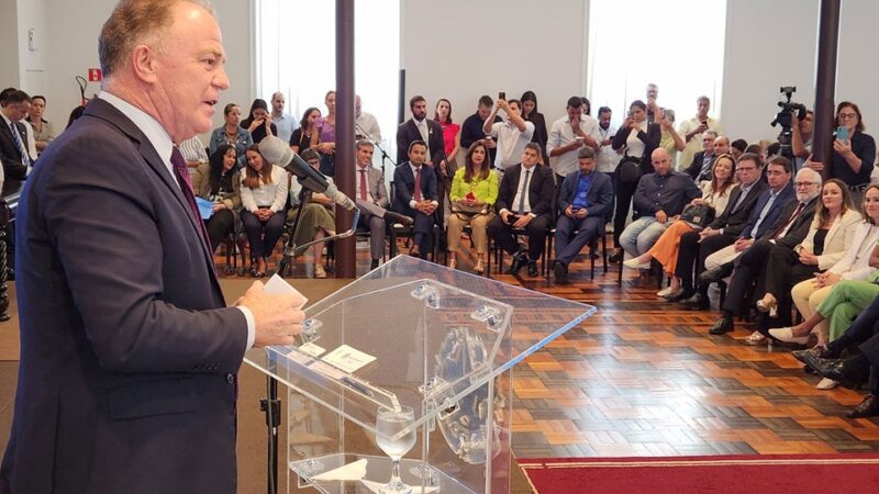 Governador anuncia investimentos de R$ 150 milhões em editais na área da Educação