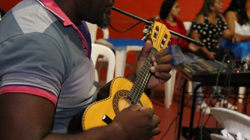 Sextou na Praça leva show de samba ao bairro Village da Luz