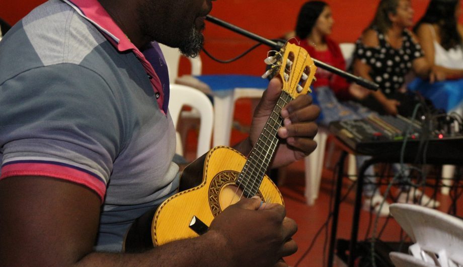 Sextou na Praça leva show de samba ao bairro Village da Luz