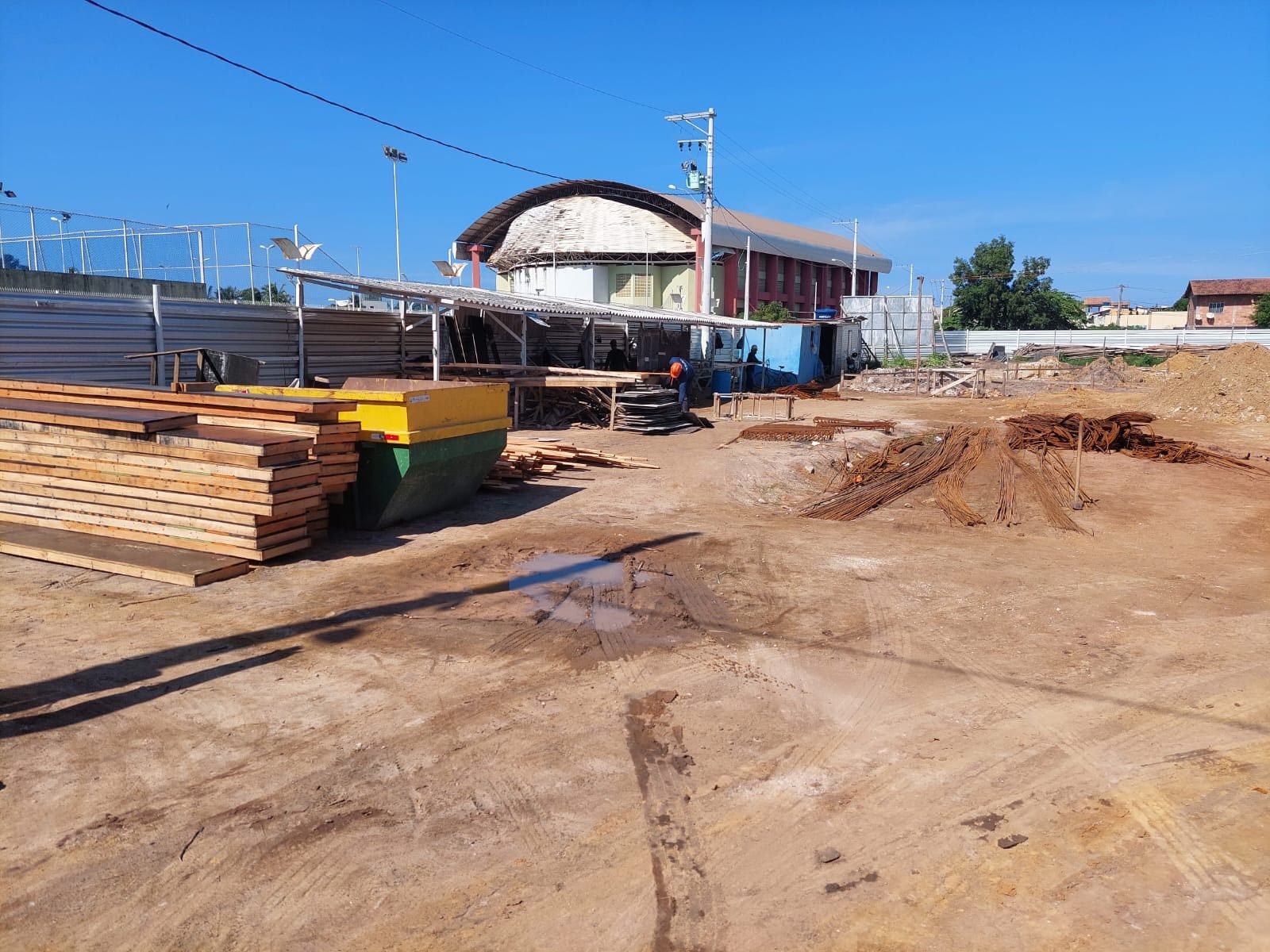 Obras avançam para construir escola Terezinha Godoy de Almeida