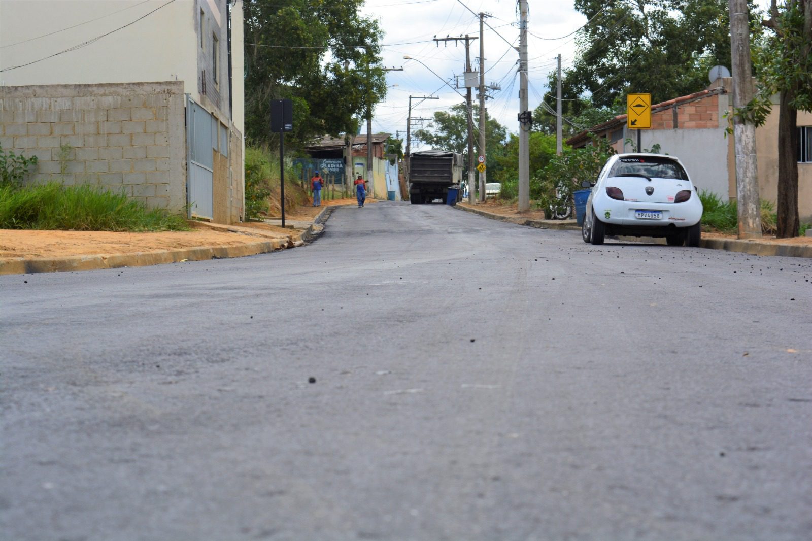 Prefeitura retoma obras de recapeamento na Sede de Presidente Kennedy