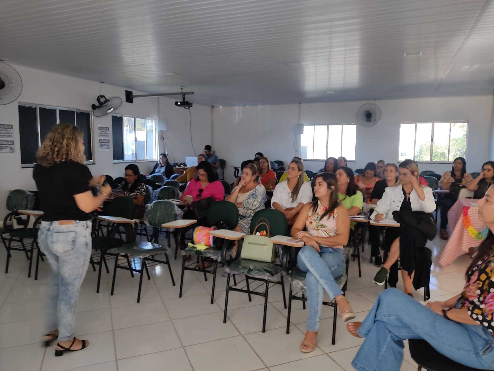 Educação promove capacitação para aplicação de prova de fluência em leitura