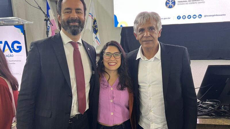 Prefeito de Muniz Freire assina Termo de Ajustamento de Gestão da Educação em solenidade no TCE-ES