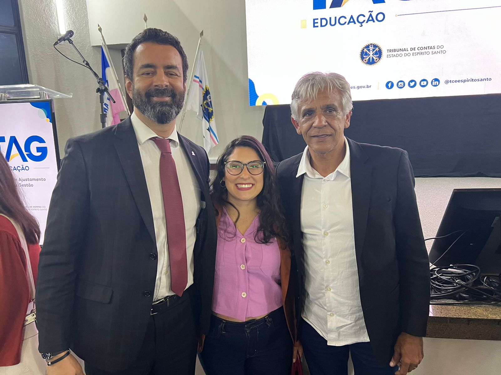 Prefeito de Muniz Freire assina Termo de Ajustamento de Gestão da Educação em solenidade no TCE-ES