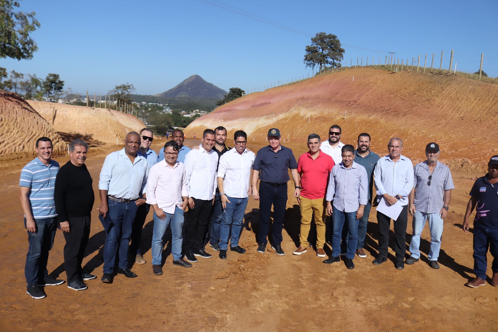 Presidente da Assembleia visita obras da orla e contorno de Piúma