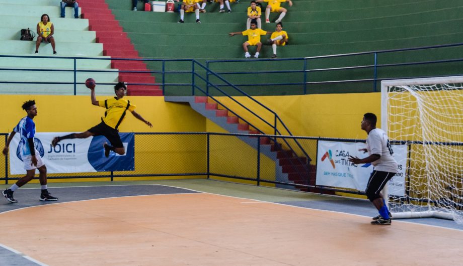 Crianças e jovens vão participar de competição de handebol em Cachoeiro