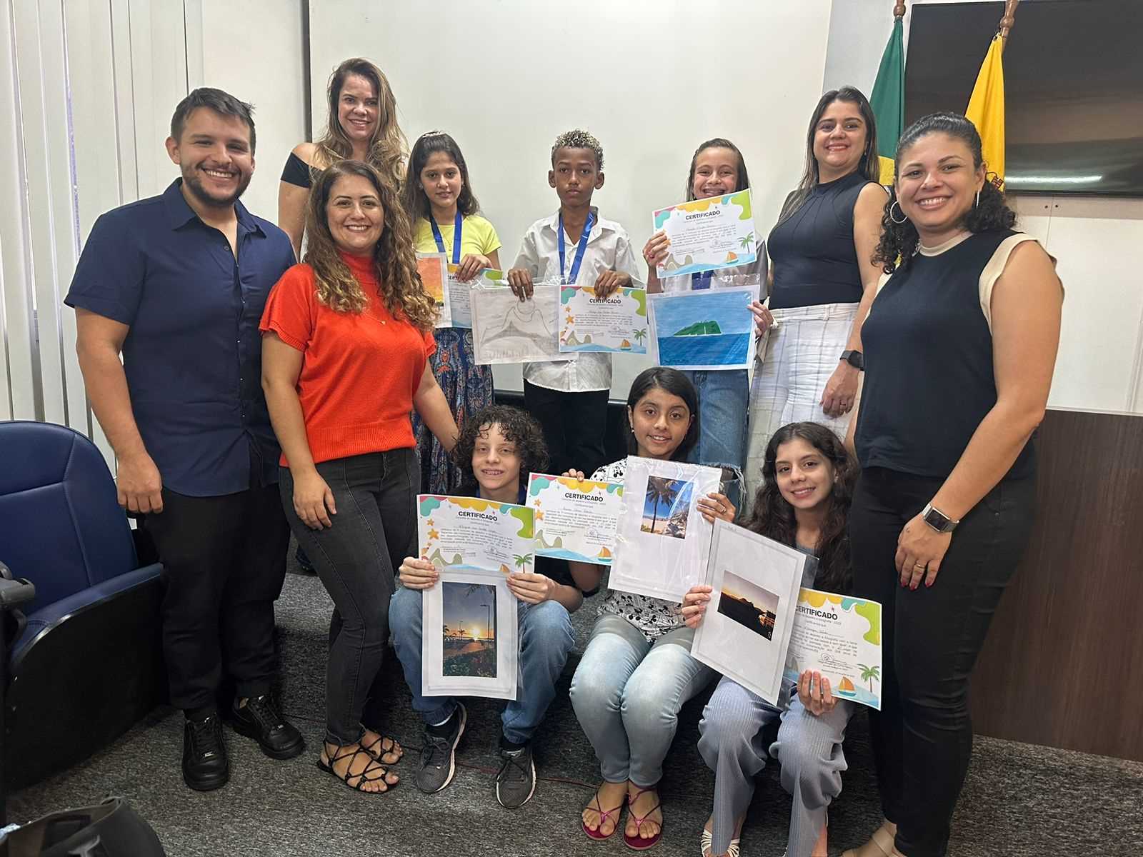 Alunos da rede municipal recebem premiação do concurso de desenho e fotografia