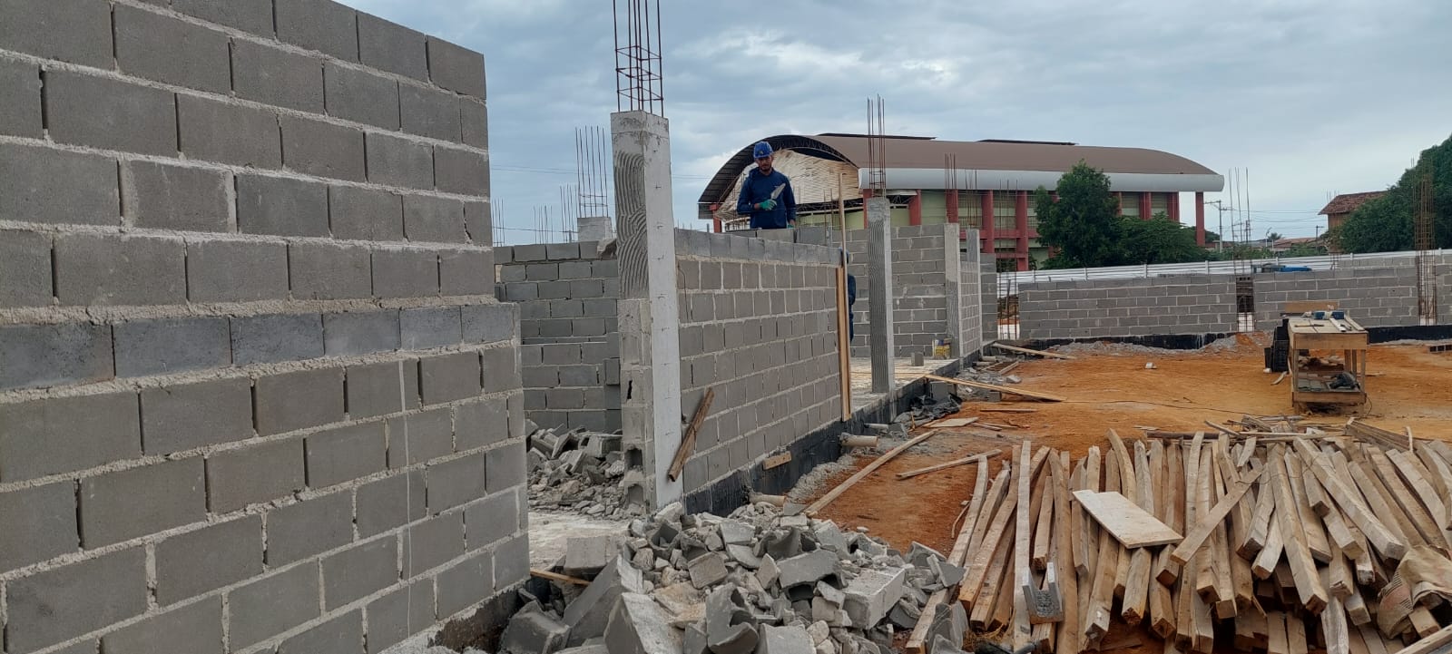 Obras avançam para construir Escola Municipal Irmã Terezinha Godoy de Almeida