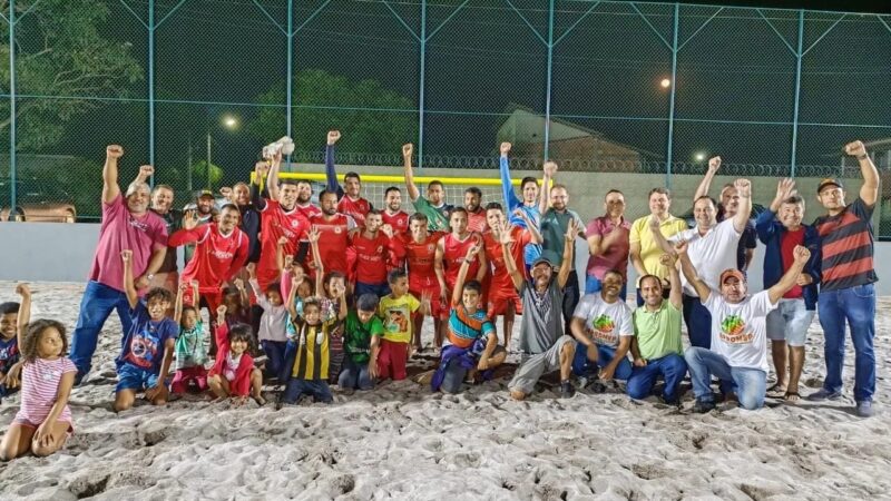 Inaugurado campo de futebol de areia em Nova Anchieta