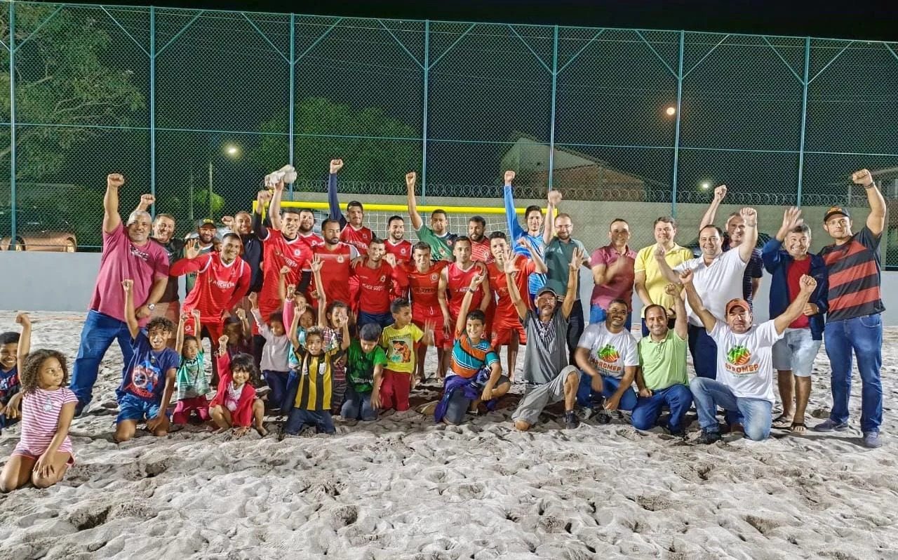 Inaugurado campo de futebol de areia em Nova Anchieta