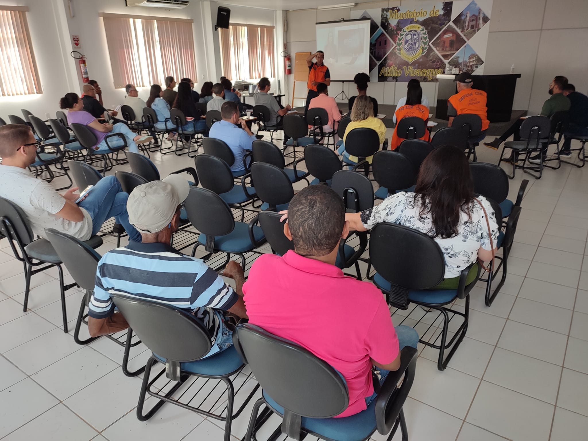 Servidores de Atílio Vivacqua recebem treinamento sobre preparação e resposta a desastres naturais