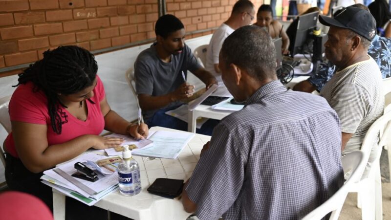 Comunidade do Gilson Carone Recebe Benefícios dos Mutirões de Serviços Públicos