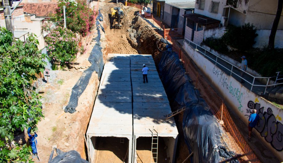 Metade das Obras de Macrodrenagem Contra Alagamentos Concluídas com Sucesso