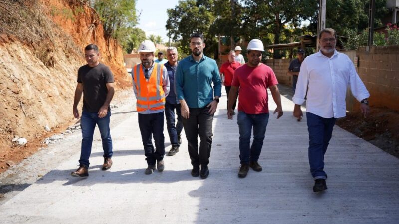 Prefeitura inicia pavimentação em vias do distrito de Coutinho