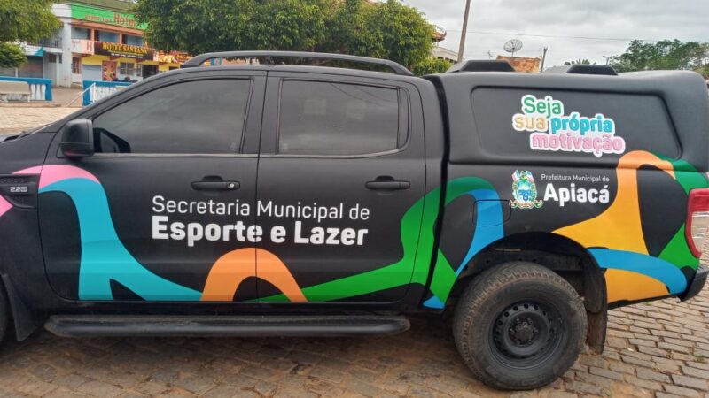 Secretaria Municipal de Esportes e Lazer recebe nova caminhonete