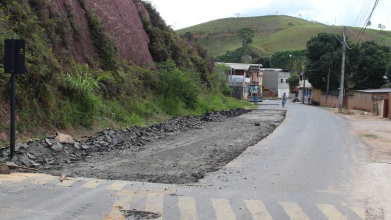 Pavimentação em Recuperação: Avenida Sérgio Ricardo Januário Couzi Recebe Reparos.