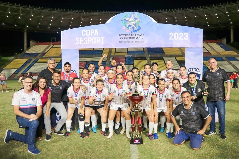 Ibatiba e Muqui Levantam o Troféu da Copa Sesport de Futebol Amador 2023