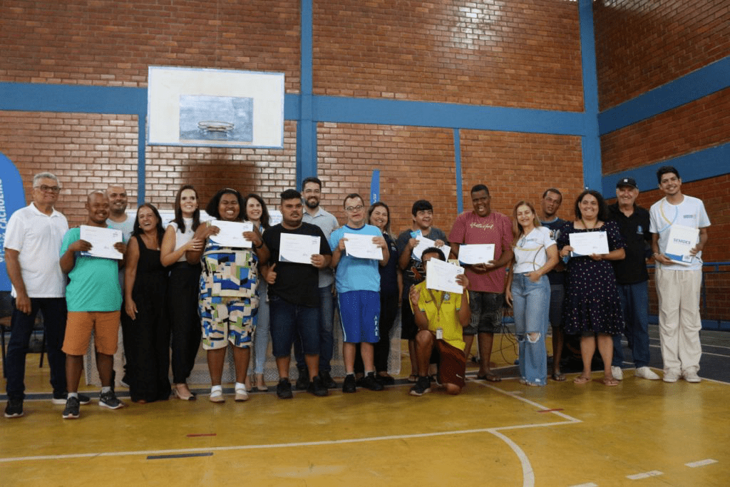 Apoio à APAE: Prefeitura de Cachoeiro entrega recursos essenciais