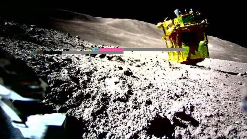Missão Espacial: Japão Compartilha Imagem do Solo Lunar Obtida por Sonda em Momento Histórico