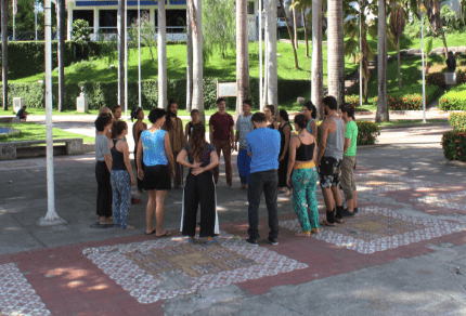 Dança Improvisada Gratuita nas Praças de Cachoeiro: Uma Semana de Movimento