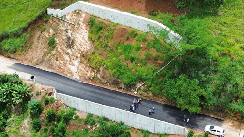 Infraestrutura Reforçada: Contenção contra Deslizamentos é Entregue em Estrada de Mimoso do Sul pelo Governo Estadual