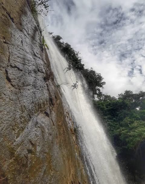 Explorando o Encanto Natural: Cachoeira do Palito em Santa Leopoldina Revela-se um Paraíso Escondido