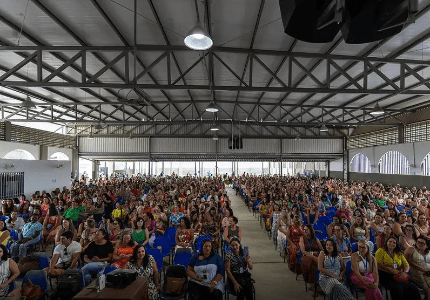 Evento em Marataízes: Palestra de Lucas Fonseca Reúne Professores e Pedagogos