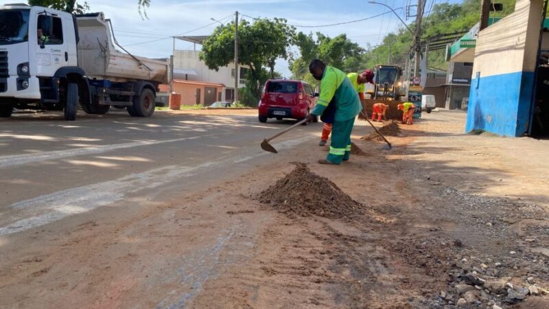 Equipes da Prefeitura de Cachoeiro Atuam na Limpeza e Desobstrução de Vias pós-temporal