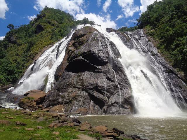 Carnaval em Harmonia com a Natureza: Programação Especial nos Parques Estaduais Cachoeira da Fumaça e Itaúnas