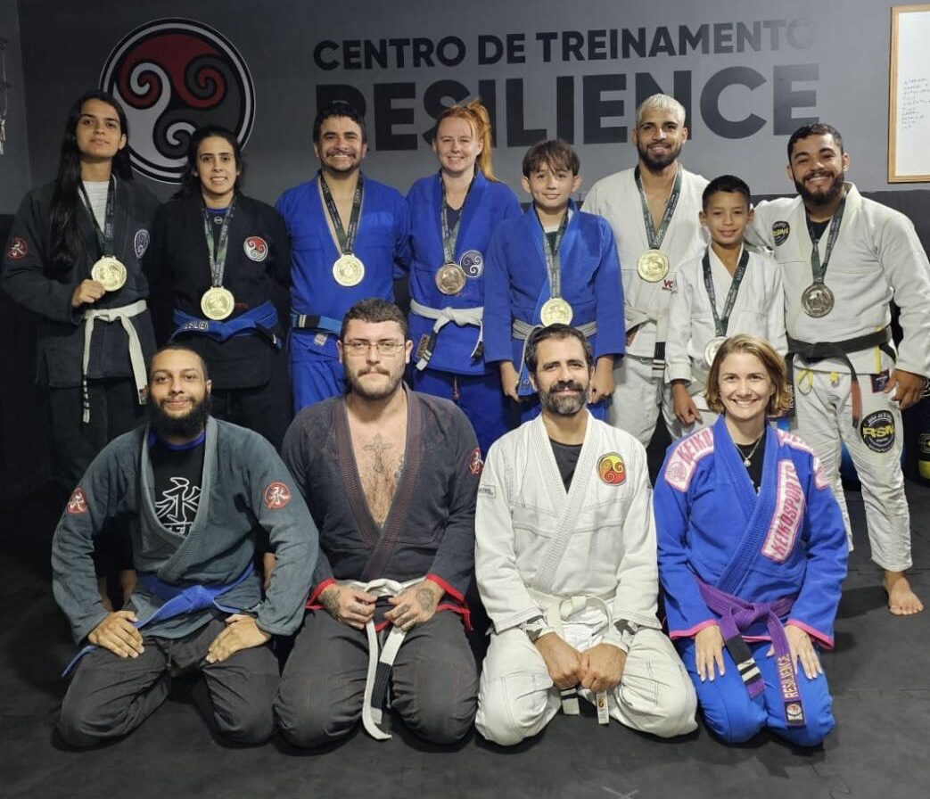 Sucesso no Tatame: Equipe de Jiu-Jitsu de Domingos Martins Alcança 11 Medalhas em Campeonato Estadual