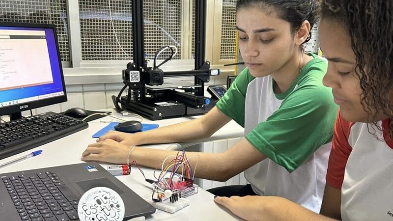 Inovação na Educação: Escola de Cachoeiro de Itapemirim Introduz Projetos de Robótica Educacional