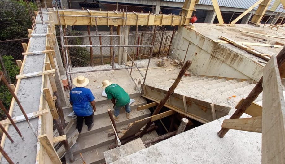 Progresso Educacional: Obras de Reforma e Ampliação Avançam em Escolas de Cachoeiro