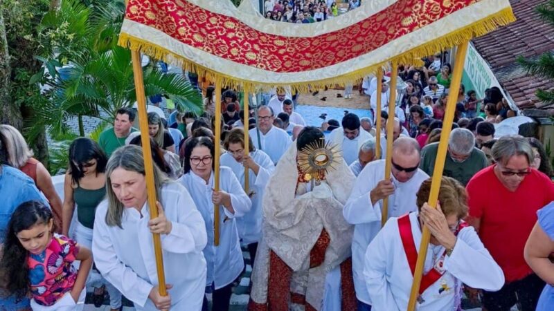 Anchieta realiza celebrações especiais para Corpus Christi