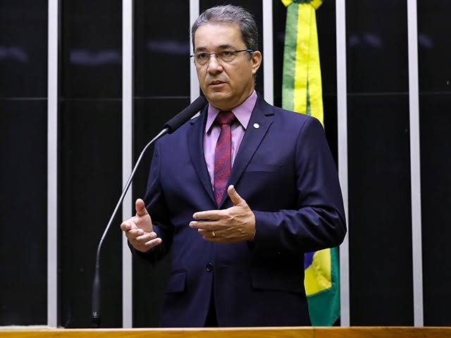 Ted Conti anuncia desistência da disputa pela Prefeitura de Guarapari