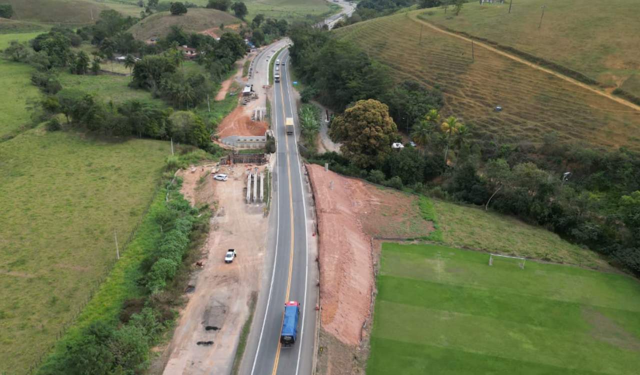 Içamento de Vigas de Ponte Marca Avanço na Duplicação da BR-101 entre Guarapari e Anchieta