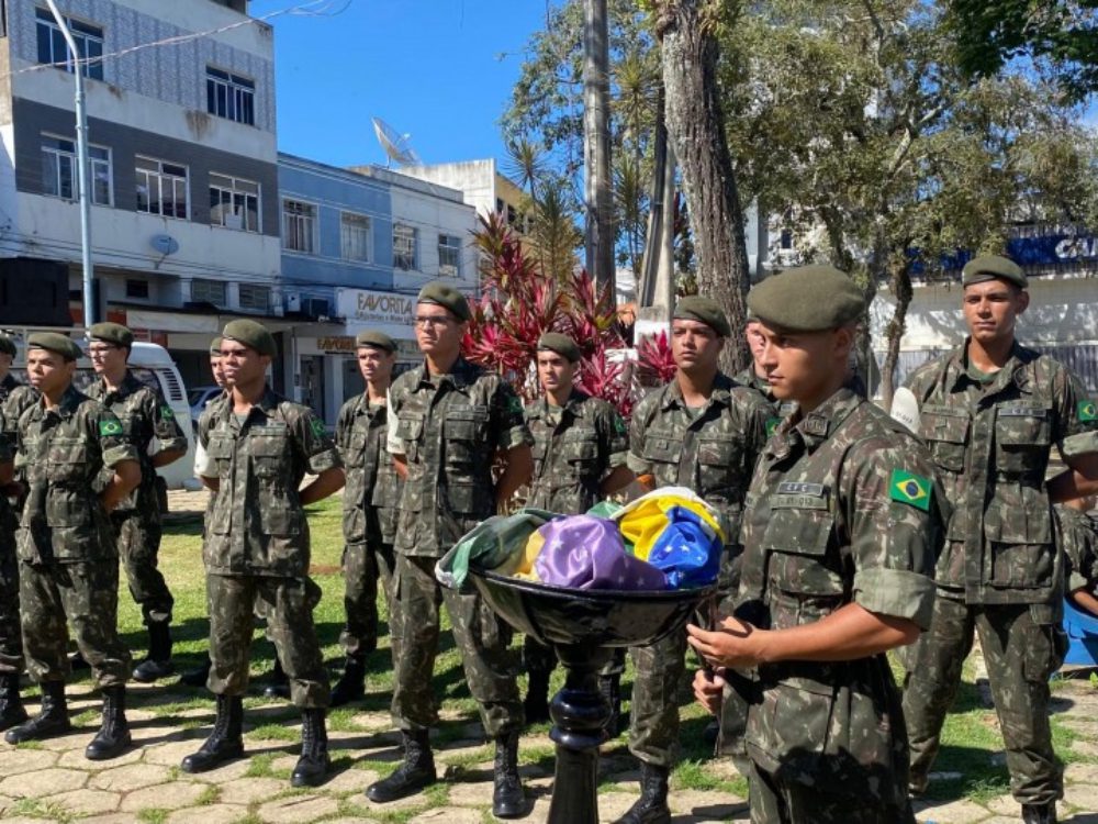 Dia da Bandeira é celebrado pelo Tiro de Guerra de Guaçuí com solenidade cívica