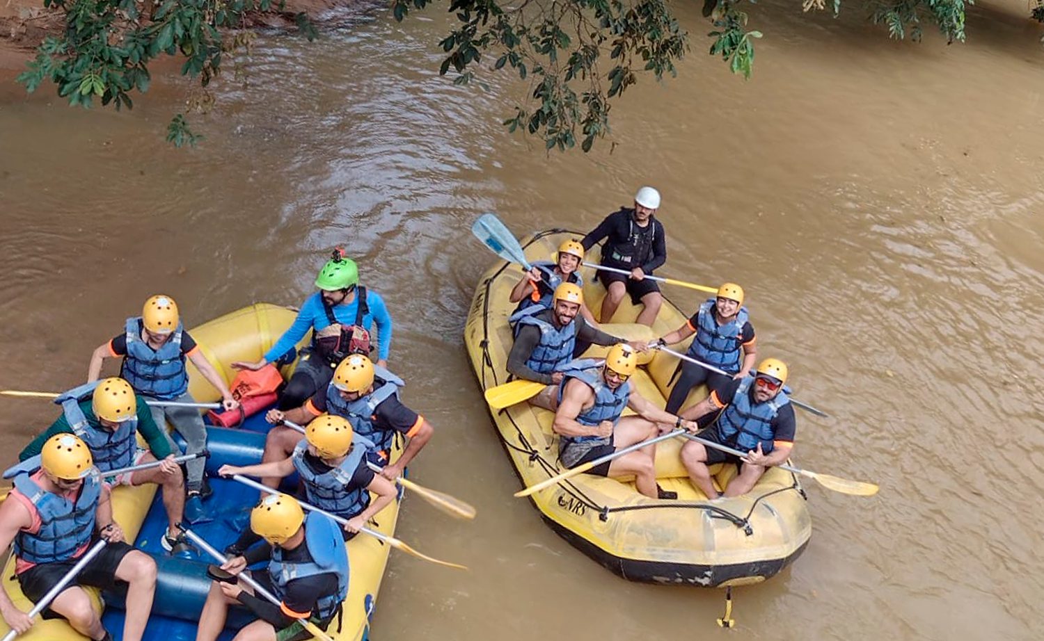 Explorando o Rio Jucu: Aventura de Rafting com o Grupo Momenttos.br no Espírito Santo