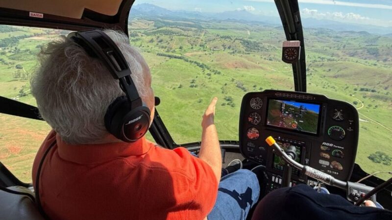 Theodorico Ferraço sobrevoa Cachoeiro em busca de novo polo industrial para cidade