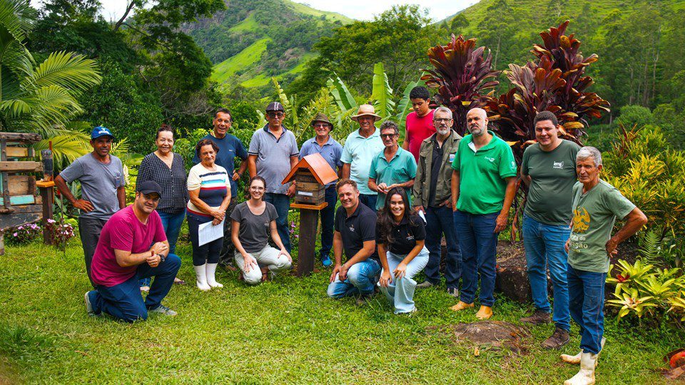 Curso sobre meliponicultura é oferecido pelo Iema no entorno do Monumento Serra das Torres em Muqui e Atilio Vivacqua